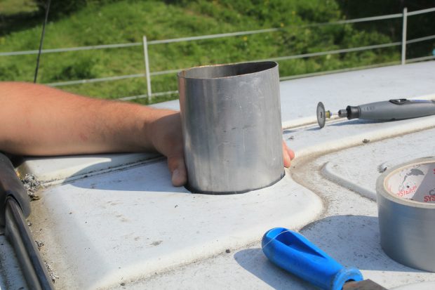 Tube pour la cheminée du chauffe eau