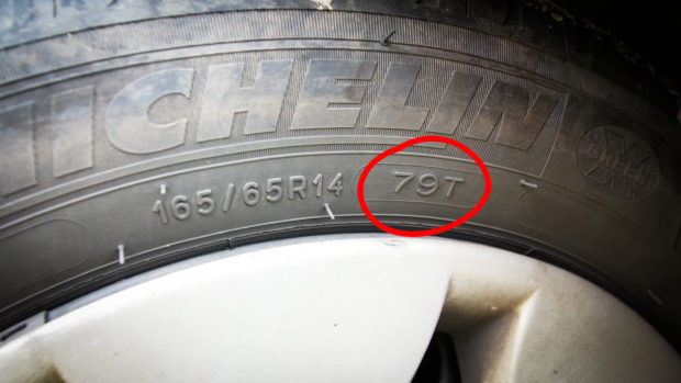 Indice de vitesse et indice de charge sur un pneu