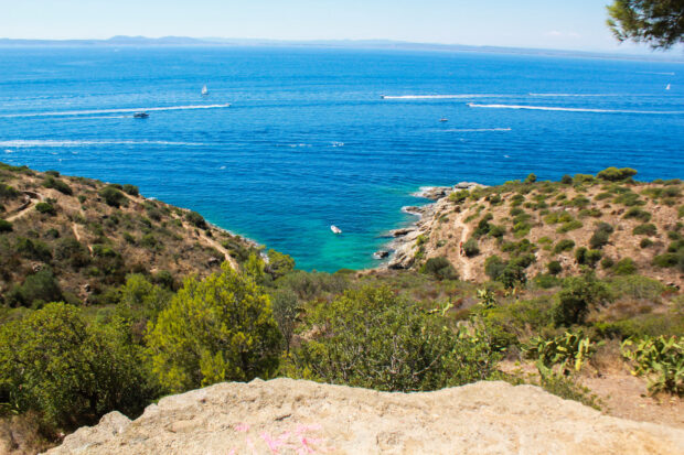 Vu sur la mer depuis le parking où le fourgon est garé 